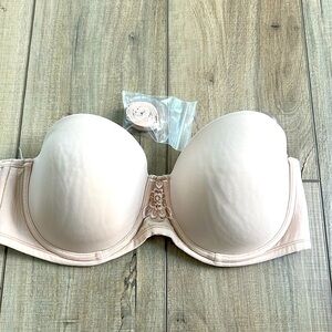 Women’s Vanity Fair strapless/convertible bra size 38C